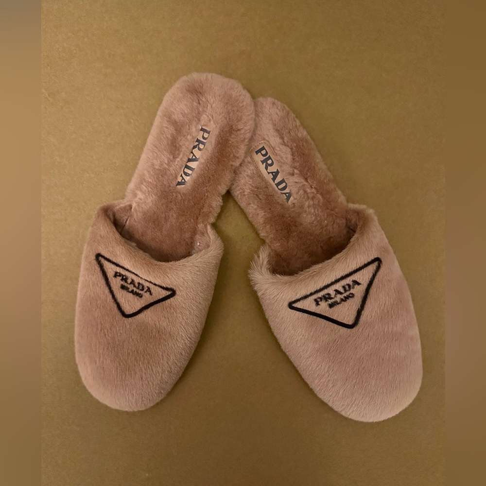 Faux fur Flats Prada Drown